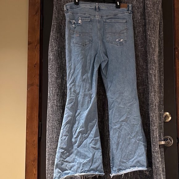 American Eagle Outfitters Light Blue Flare Jeans - Picture 4 of 5